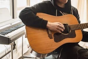 מורה פרטי לגיטרה בתל מונד